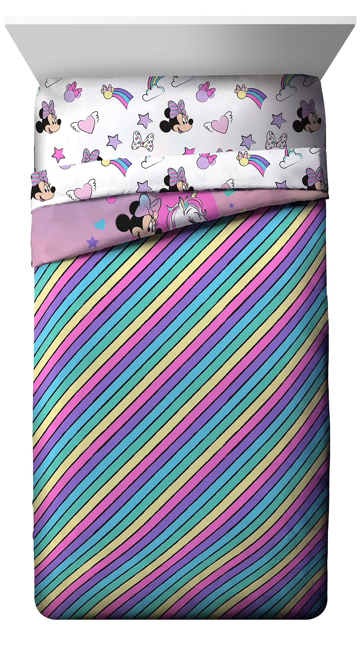 Fitted sheet from Minnie Mouse Unicorn Dreams set on a bed