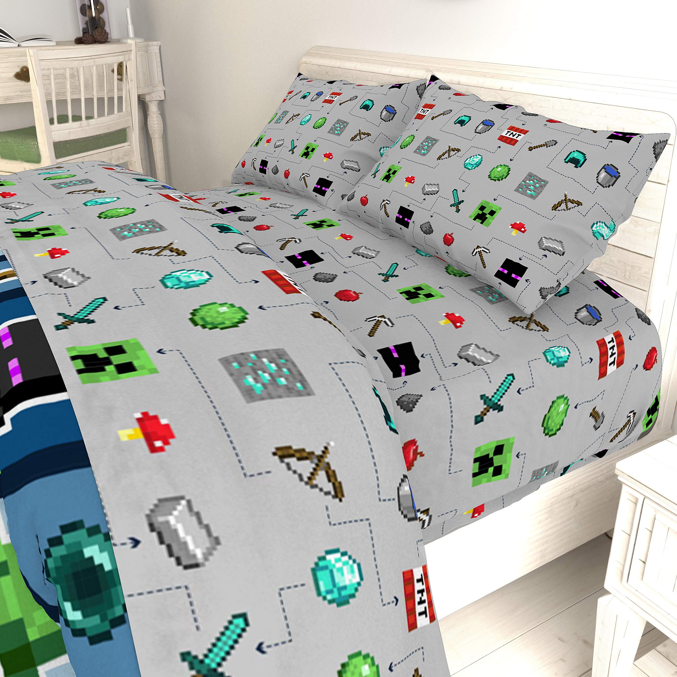 Jay Franco gift-ready packaging for Minecraft sheet set.