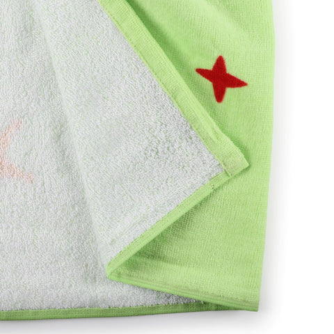 Jay Franco Woody hooded towel ideal for bath time and travel.