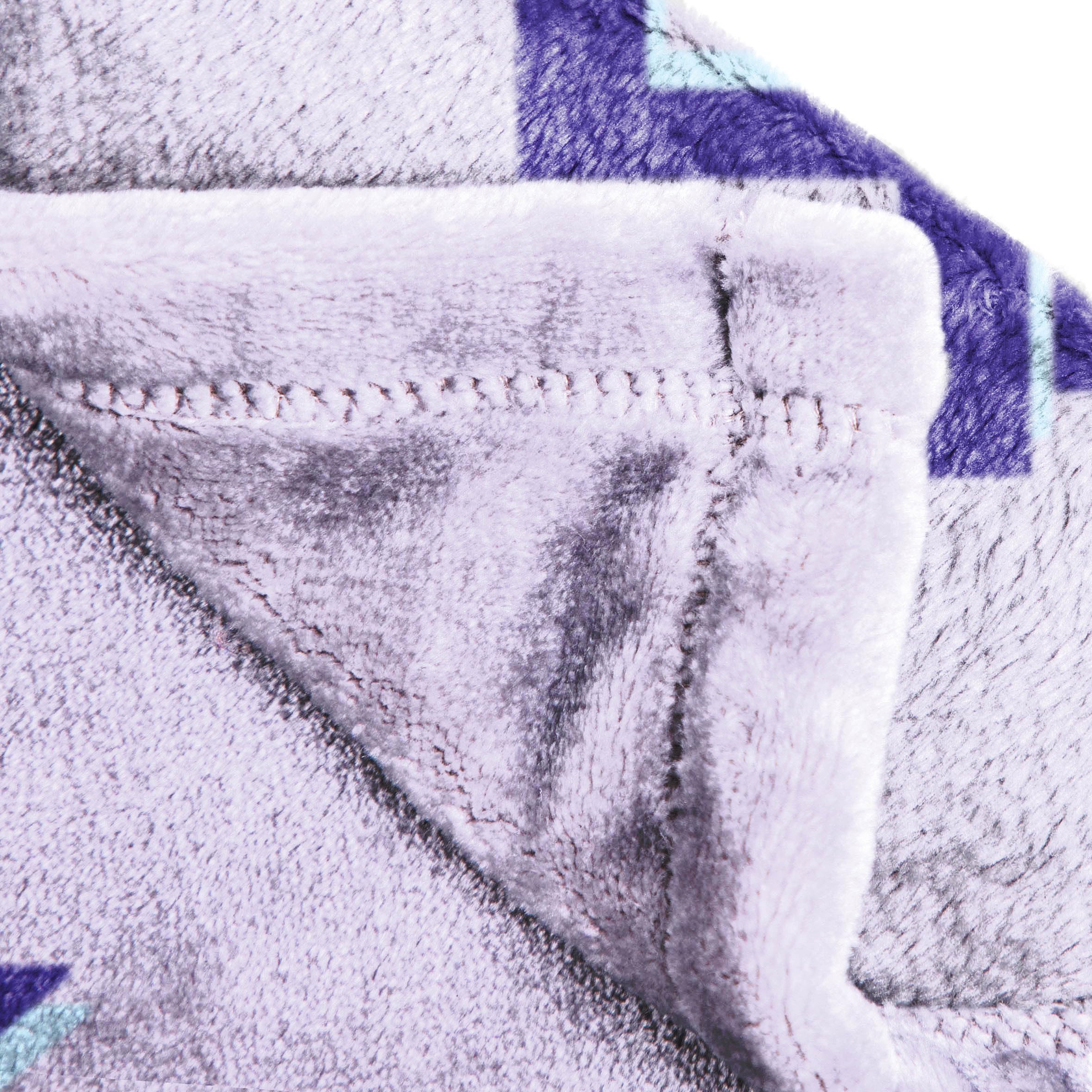 Jay Franco Huntrix lavender background blanket for relaxing evenings and lounge warmth.