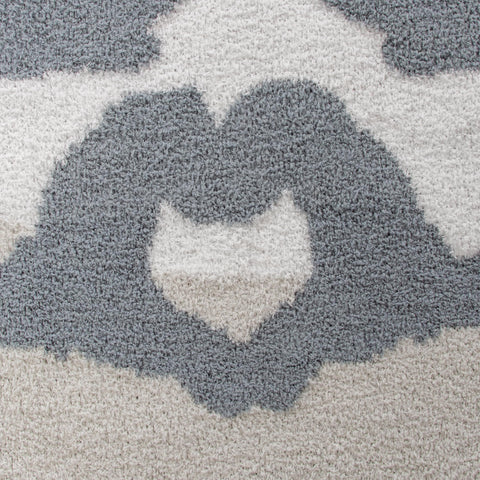 Jay Franco machine washable blanket stays soft after washing.