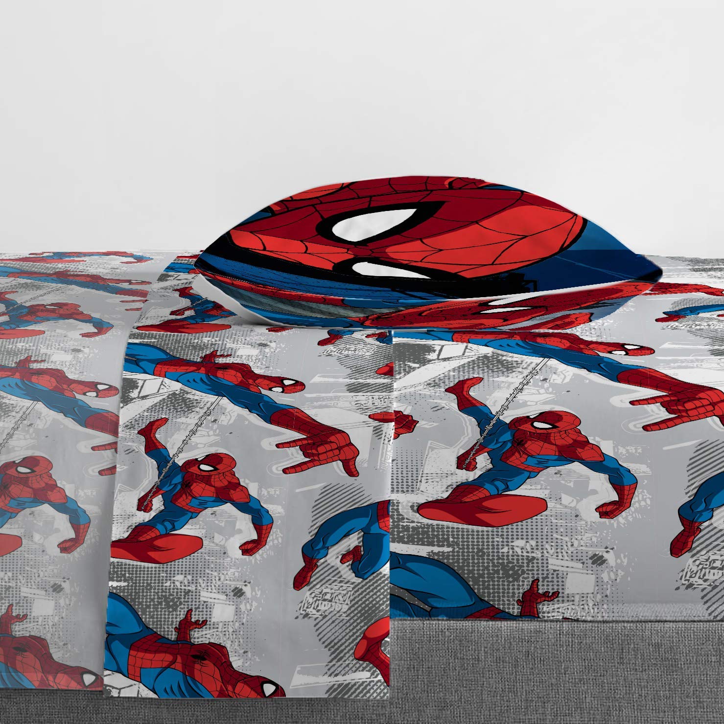 Jay Franco Spiderman Burst pillowcase adds playful touch to bedtime spaces.