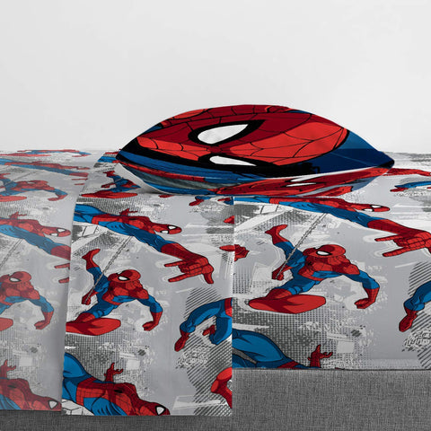 Jay Franco Spiderman Burst pillowcase adds playful touch to bedtime spaces.