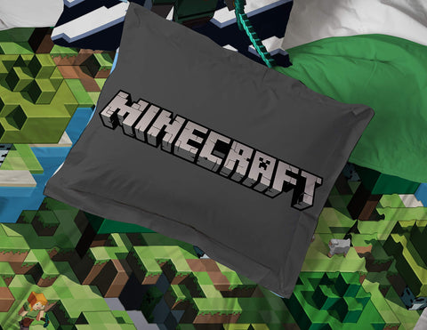 Jay Franco Minecraft Daytime bedroom display showing a complete kid-friendly decor
