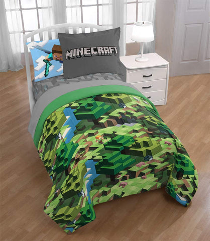 Jay Franco Minecraft Daytime room setup with vibrant graphics and color