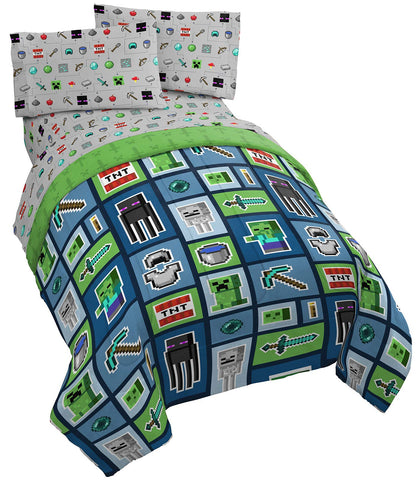 Jay Franco Minecraft Monster Hunters comforter in queen size with Creeper design for a bold bedroom look.