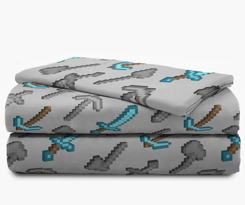 Jay Franco Minecraft packaging display highlights quick setup and travel-friendly design