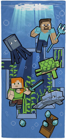 Jay Franco Minecraft Underwater Adventure towel featuring Alex and Steve for bath time fun.