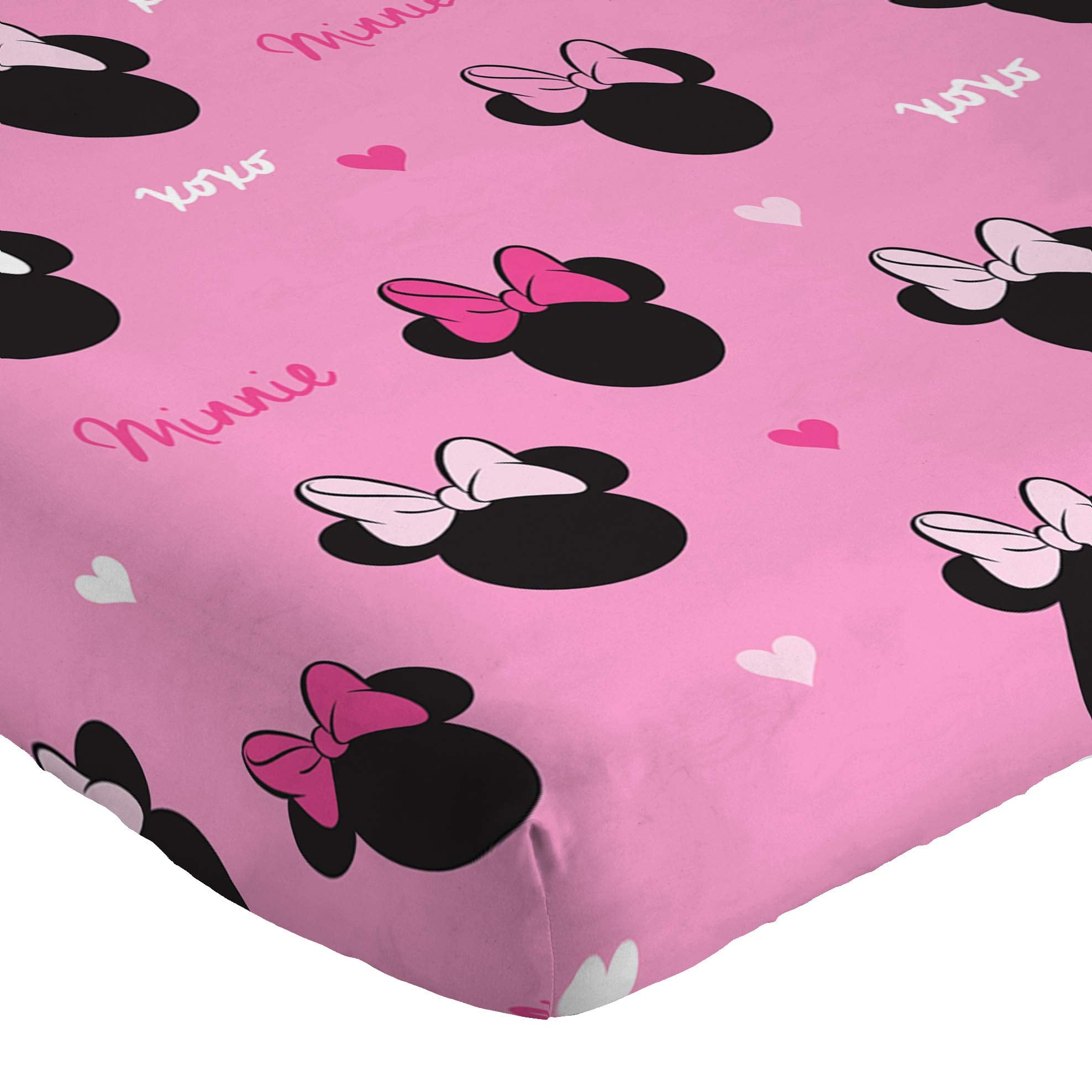 Jay Franco Minnie Mouse decor-ready set, great for gifts or room decor.