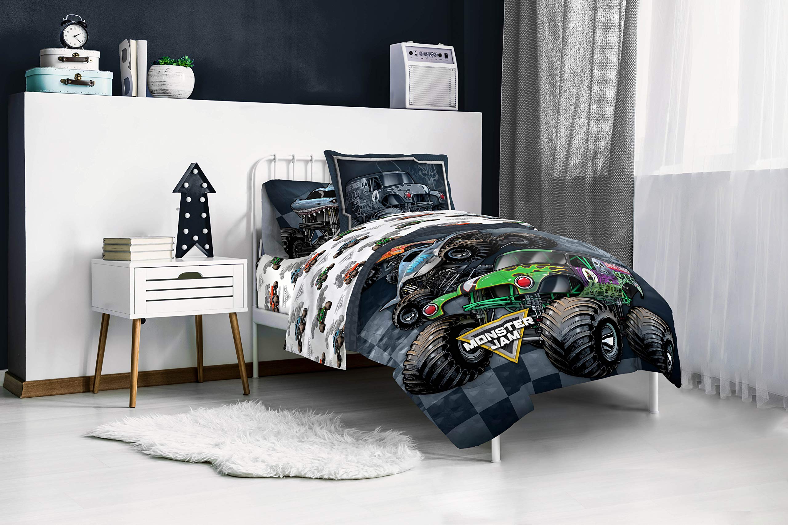 Jay Franco Monster Jam Slash sham pairs with comforter set