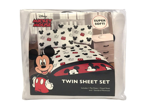 Jay Franco pillowcase included with the 3-piece twin set for complete bed styling.