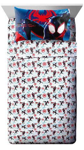 Jay Franco Spiderman glitch flat sheet presents bold design and lasting color.