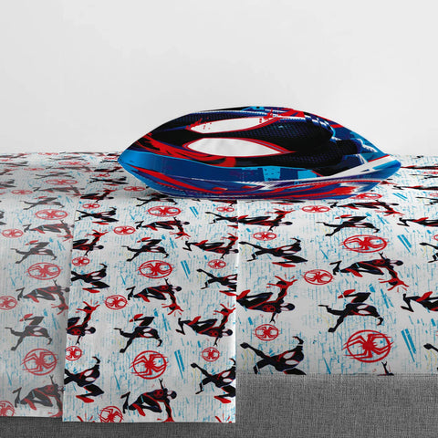 Jay Franco Spiderman glitch pillowcase showcases your kid's favorite hero when resting.