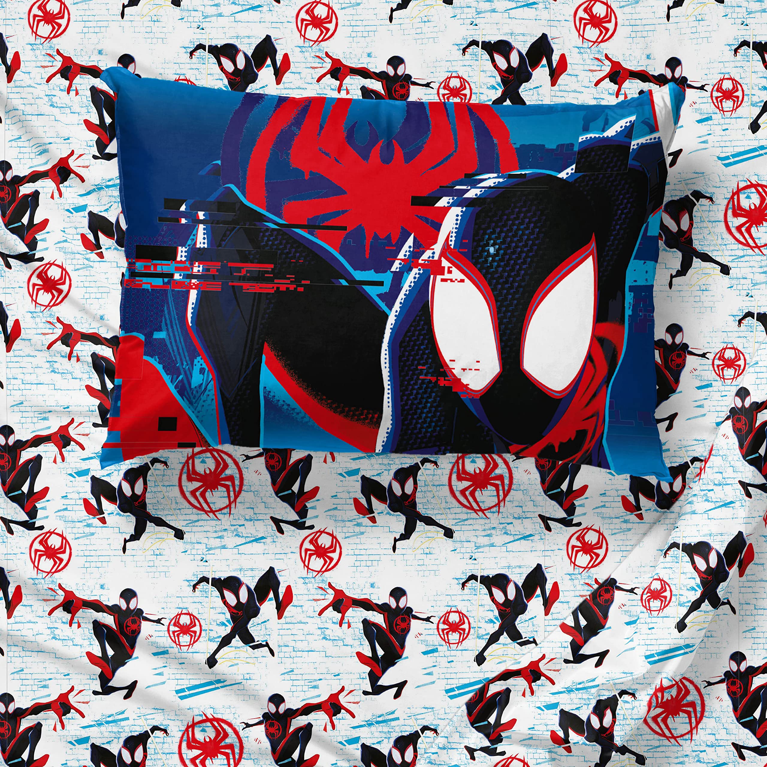 Jay Franco Spiderman glitch sham adds decorative flair to bedtime.