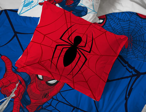 Jay Franco Spiderman bed setup demonstrates complete queen bedding arrangement.
