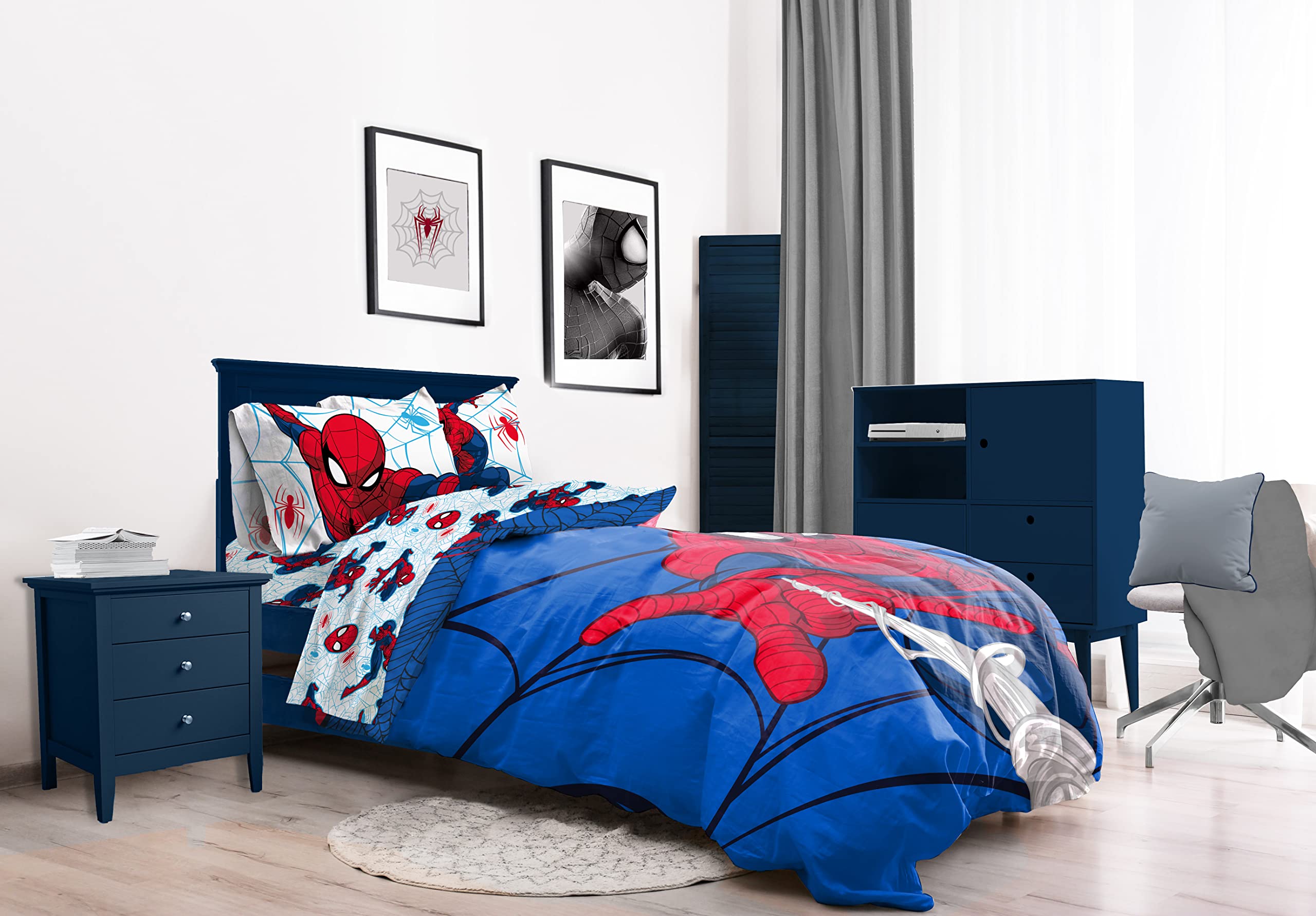 Jay Franco Marvel packaging presents gift-ready bedding for fans.