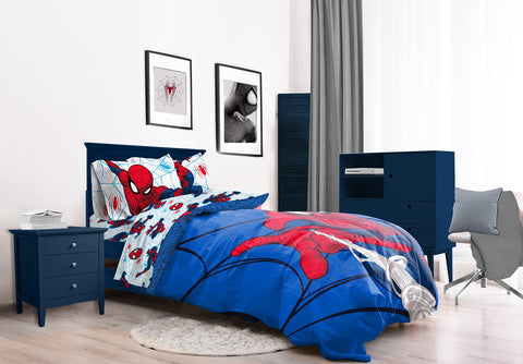 Jay Franco Marvel packaging presents gift-ready bedding for fans.