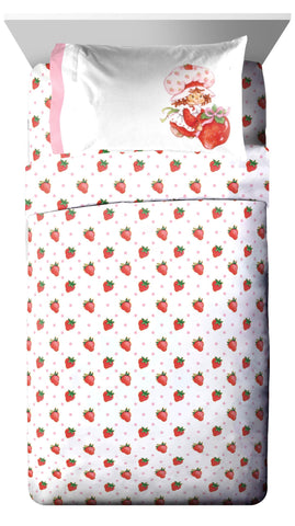 Jay Franco Strawberry Shortcake sheet set—soft, breathable fabric for restful nights.