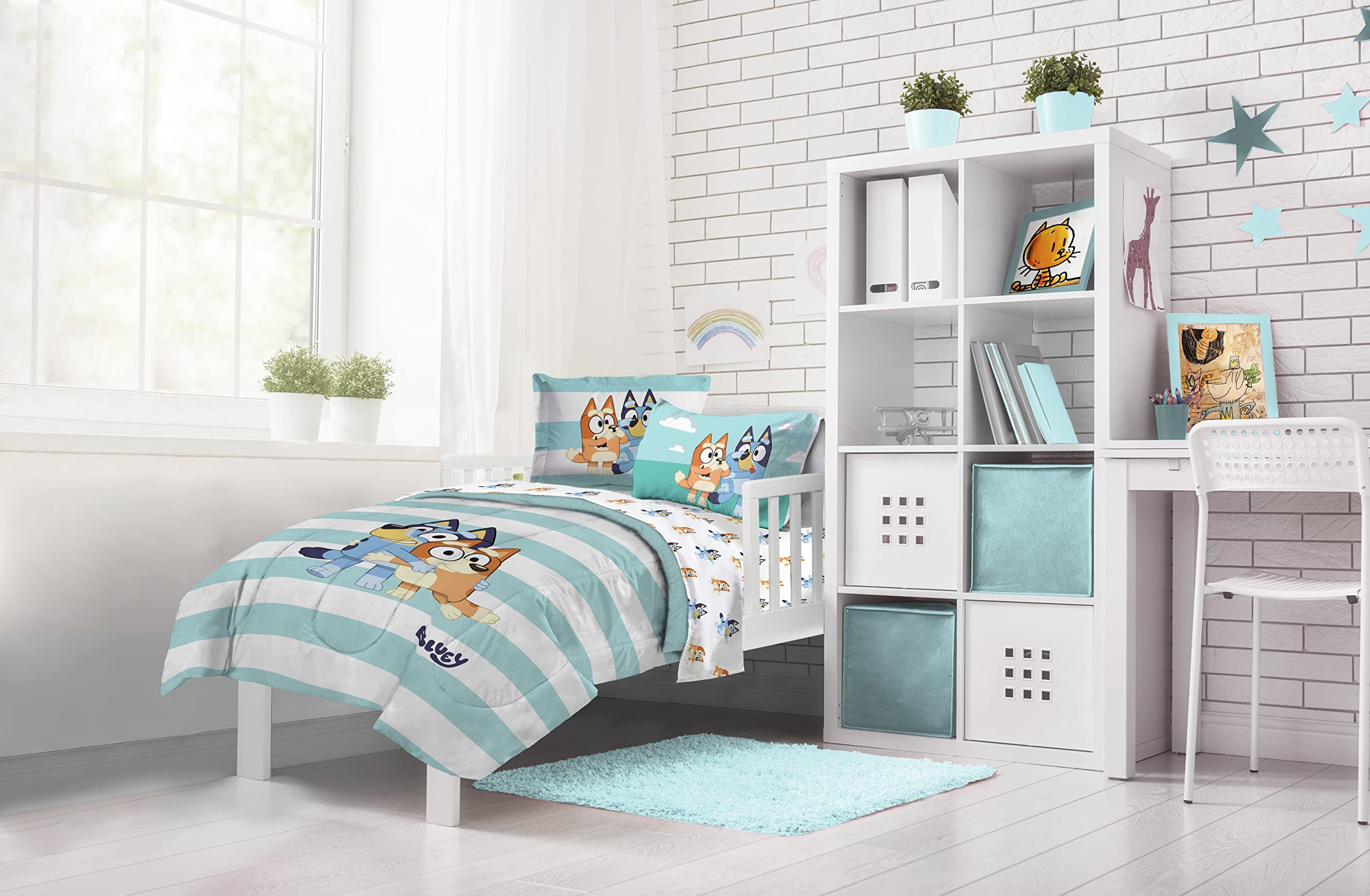 Jay Franco Bluey & Bingo bedroom setup with kid-friendly colors.