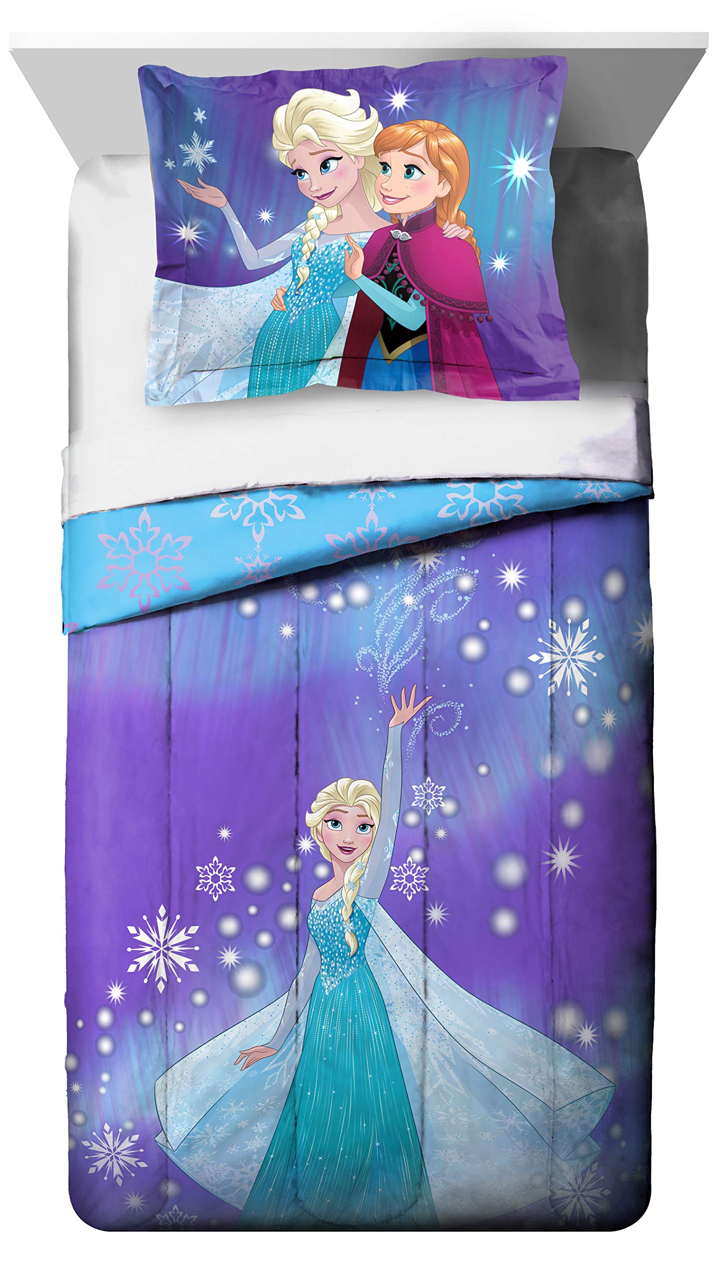 Jay Franco Disney Frozen fitted sheet ensures a snug soft sleeping surface.