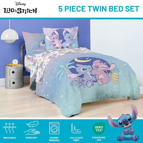 Jay Franco Lilo & Stitch pillowcase complements the set for a complete look.