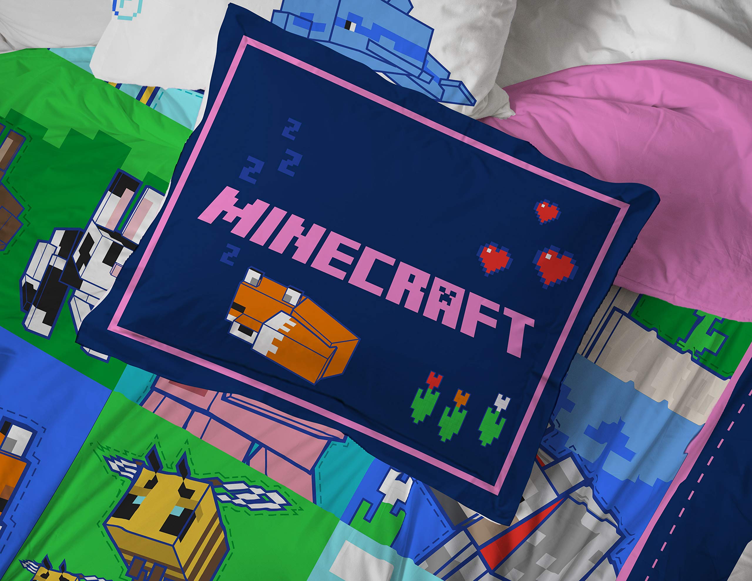Jay Franco Minecraft Animal Patch 5-piece set provides durable, easy-care bedding