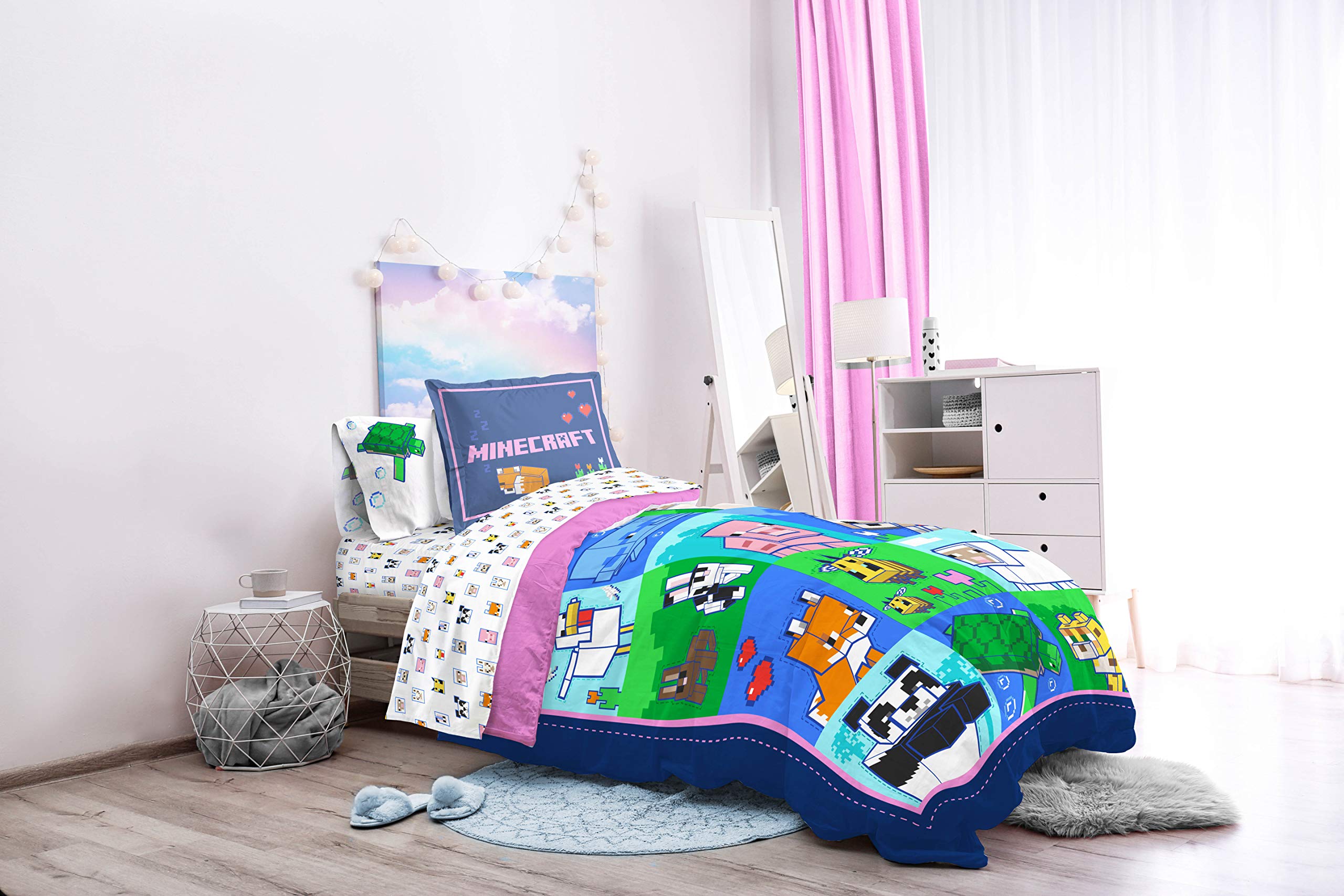 Jay Franco Minecraft Animal Patch room decor image suitable as a gift