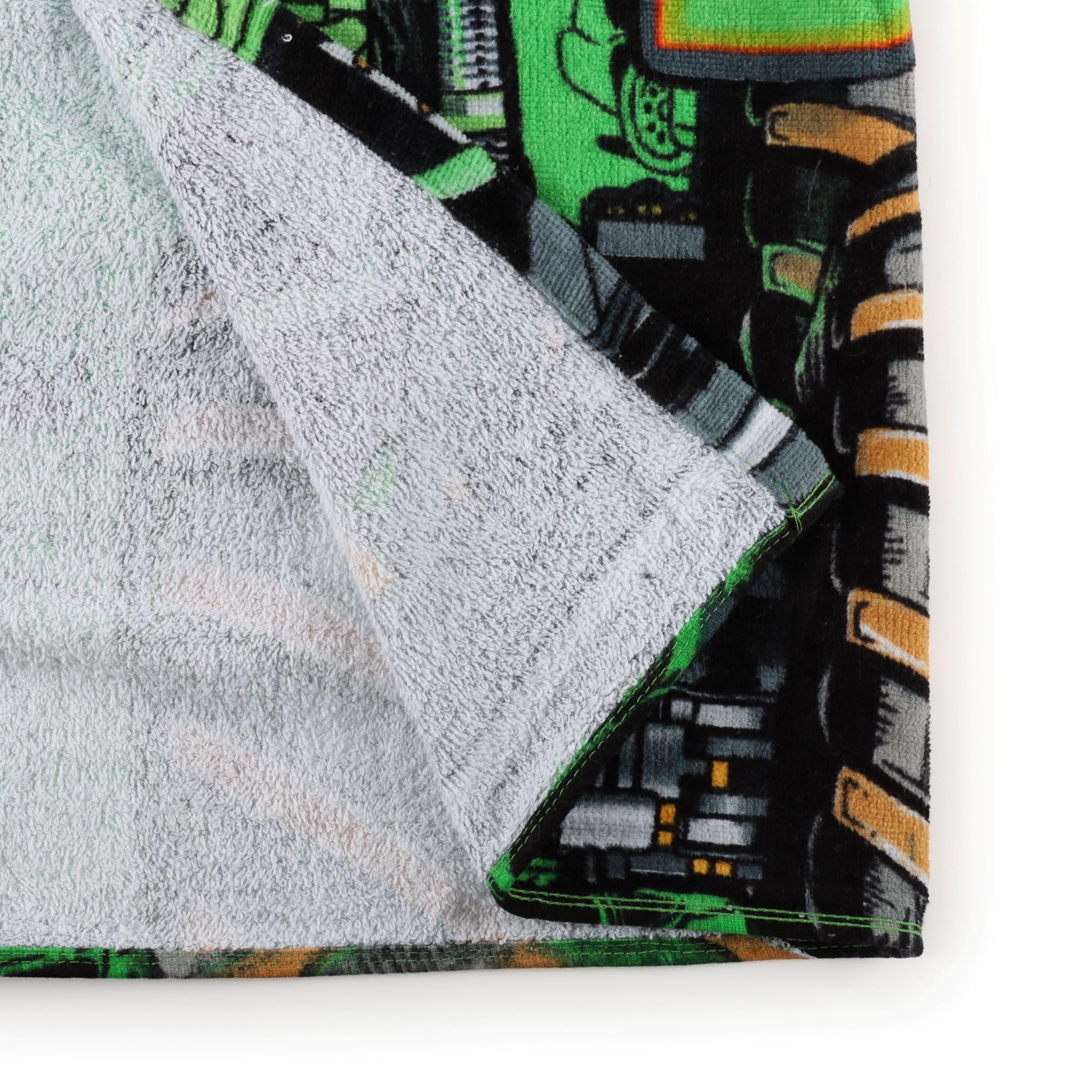 Jay Franco Monster Jam Grave Digger green flames detail adds energetic style