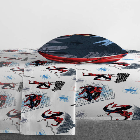 Jay Franco Spider-Man bedset fade-resistant microfiber maintains vibrant colors wash after wash.