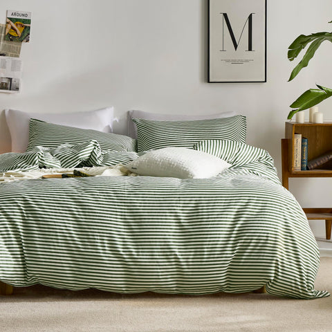 JellyMoni duvet cover striped white and green, front view, breathable cotton for cool nights