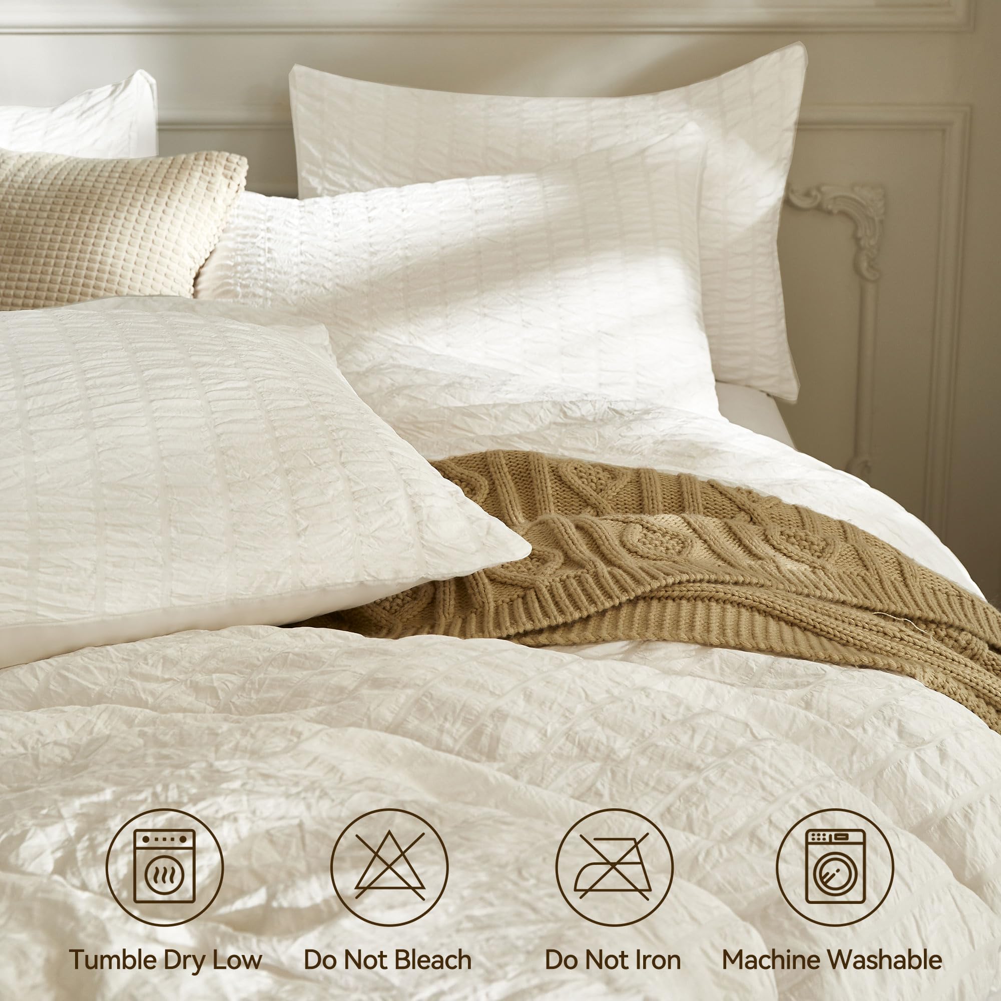 JELLYMONI duvet cover with eight corner ties secures the quilt