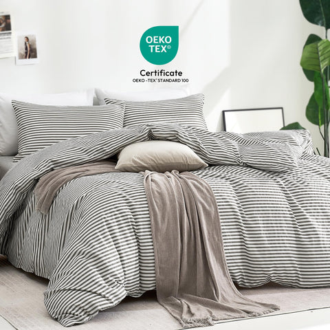 JELLYMONI duvet cover zipper detail keeps the insert secure for the night