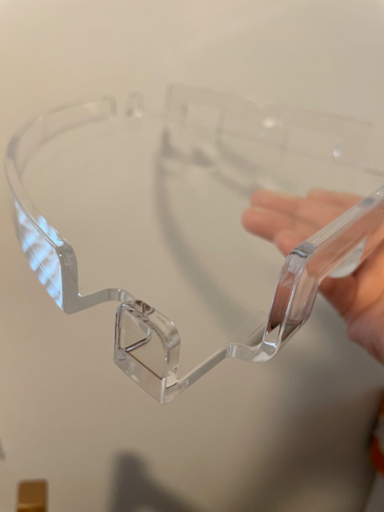 JiePai clear acrylic shower shelf is rustproof and easy to wipe clean.