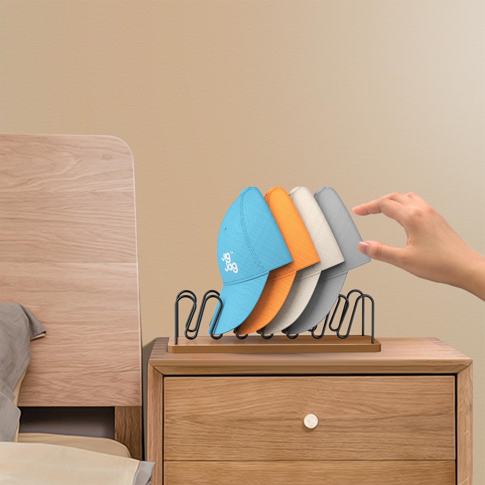 JigJag organizer supports flat caps, trucker caps, and more