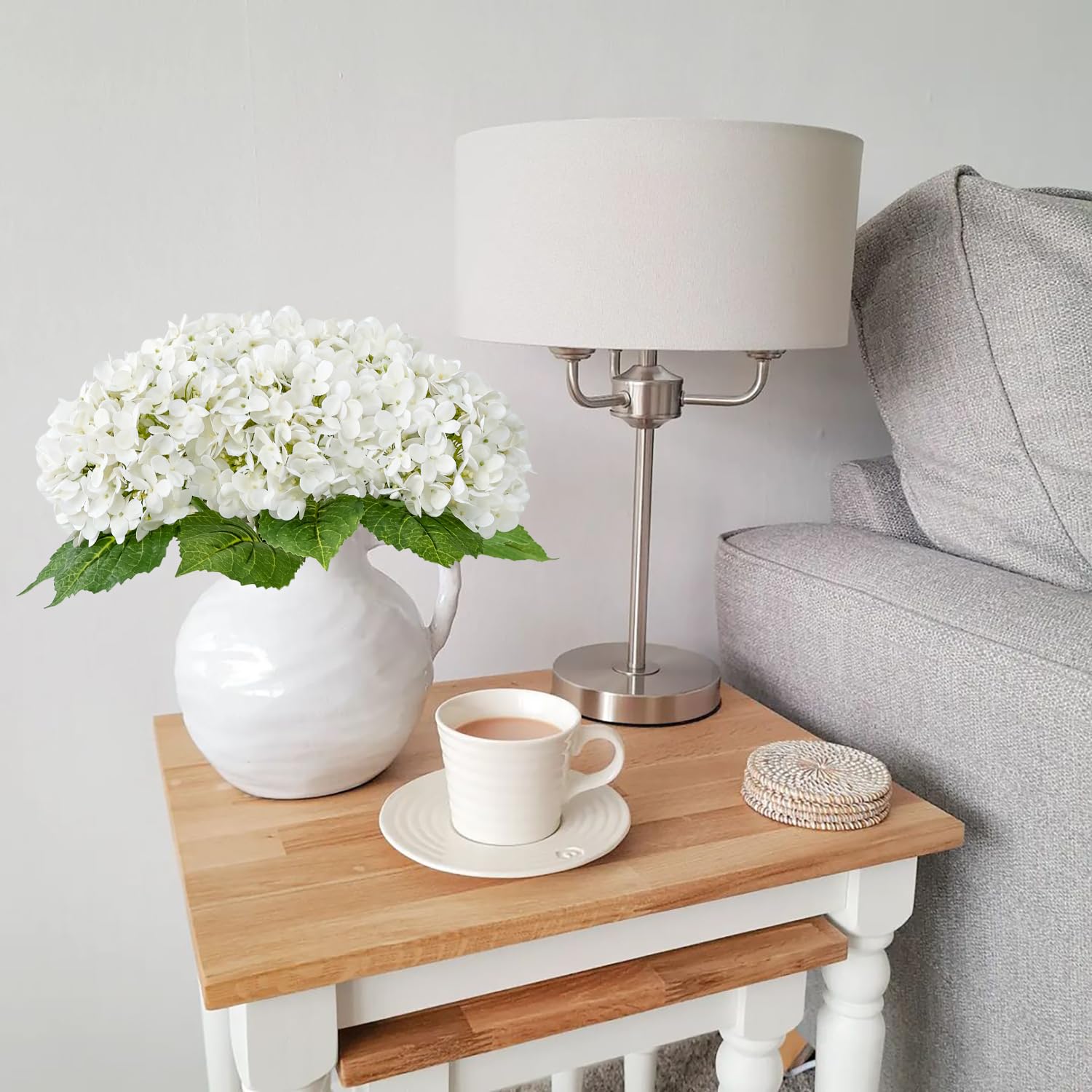 Stems can be cut or bent to fit different vases