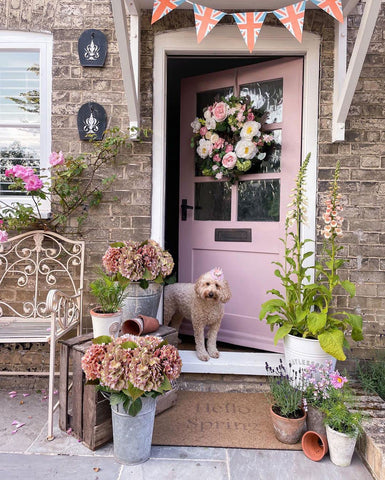 JINWOE indoor-outdoor friendly hydrangea for home or party decor.