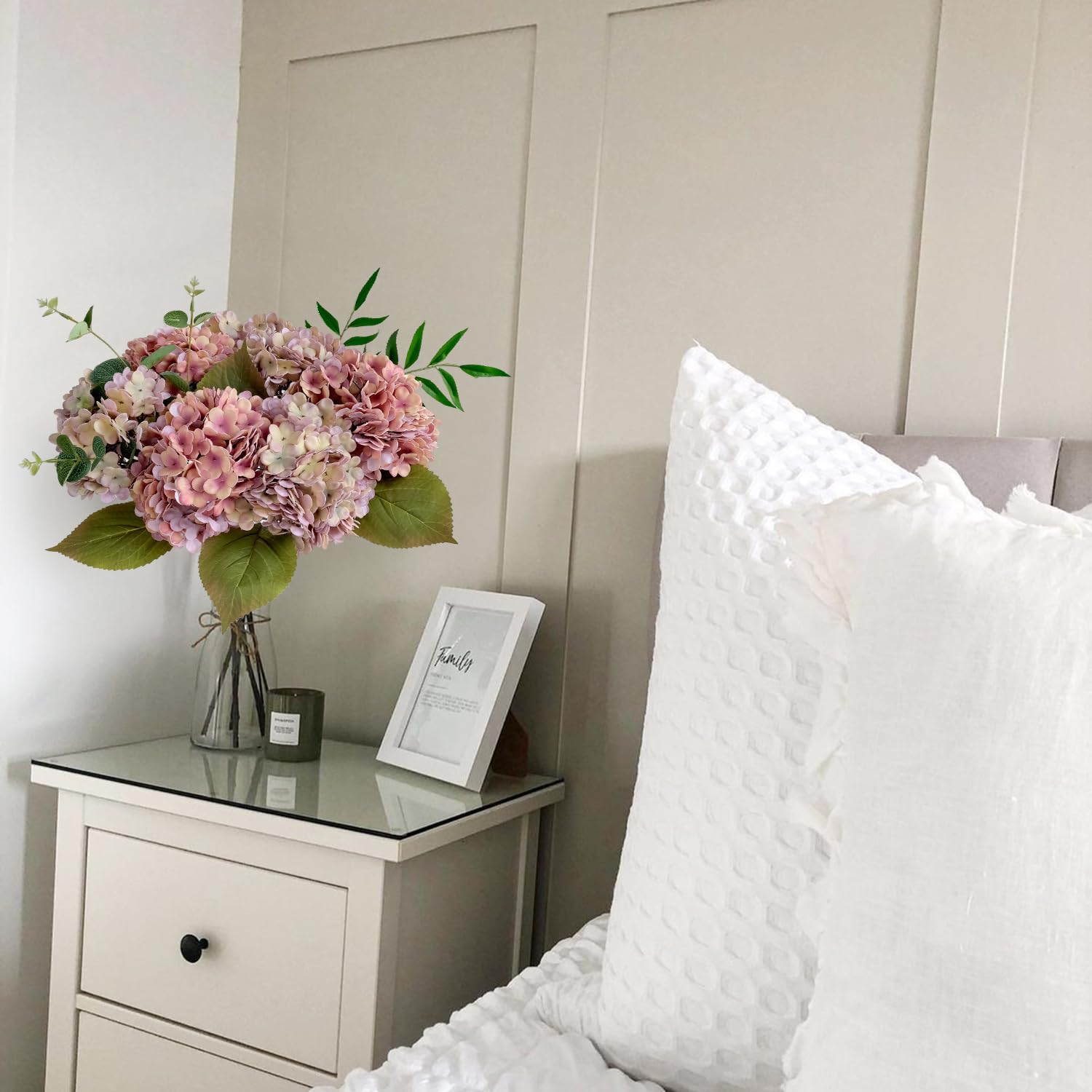 JINWOE lifelike hydrangea petals for natural indoor decor.