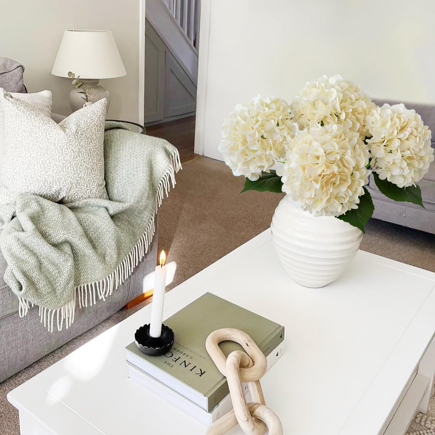 JINWOE Handcrafted stems bend to fit vases, enabling custom centerpieces.