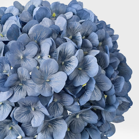 JINWOE Large silk hydrangea blossoms—groupable for grand bouquets.