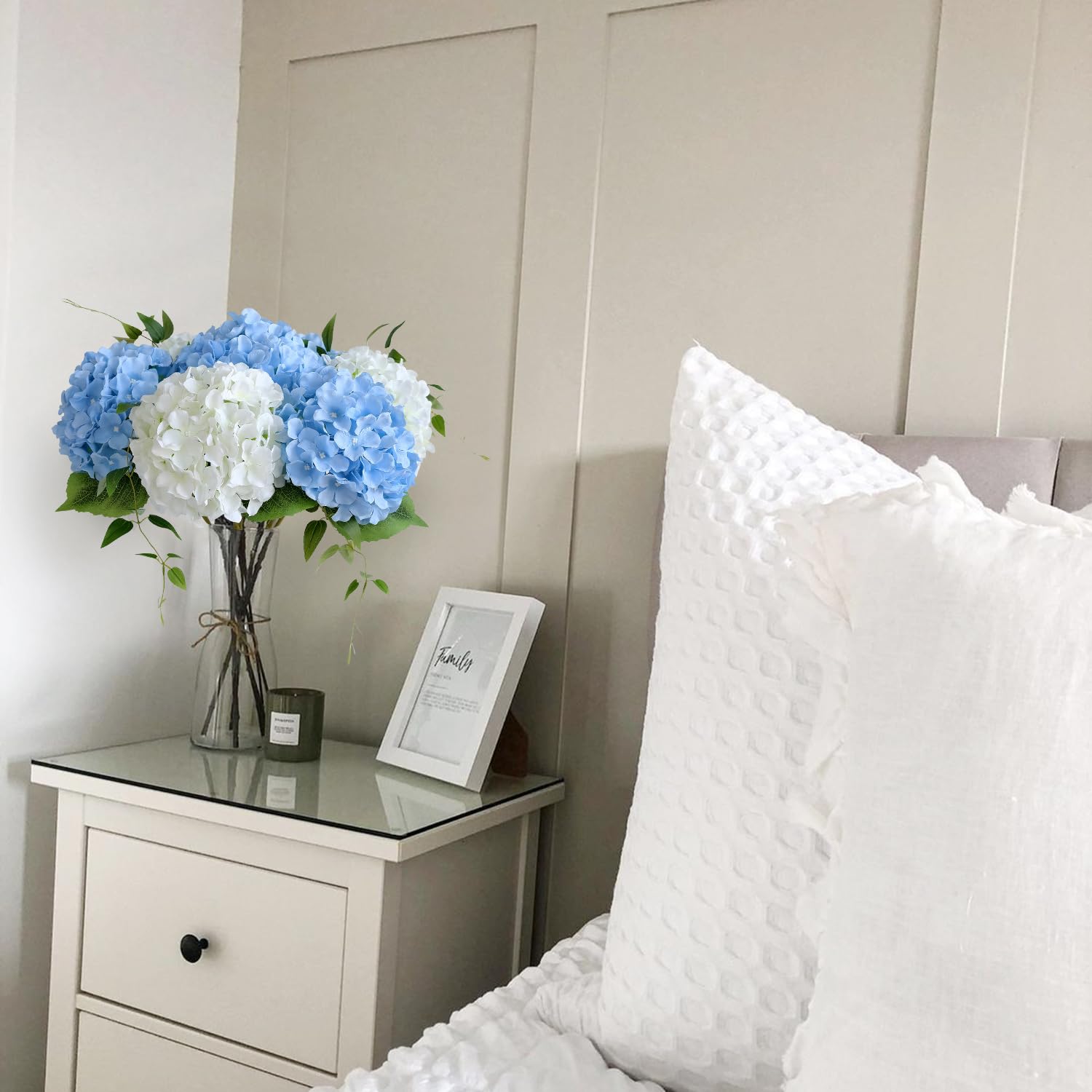 JINWOE table decor ideas with blue hydrangea accents.