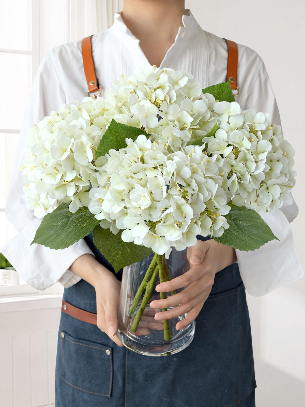 JINWOE White Hydrangea bouquet-setup with lifelike blooms for elegant tables
