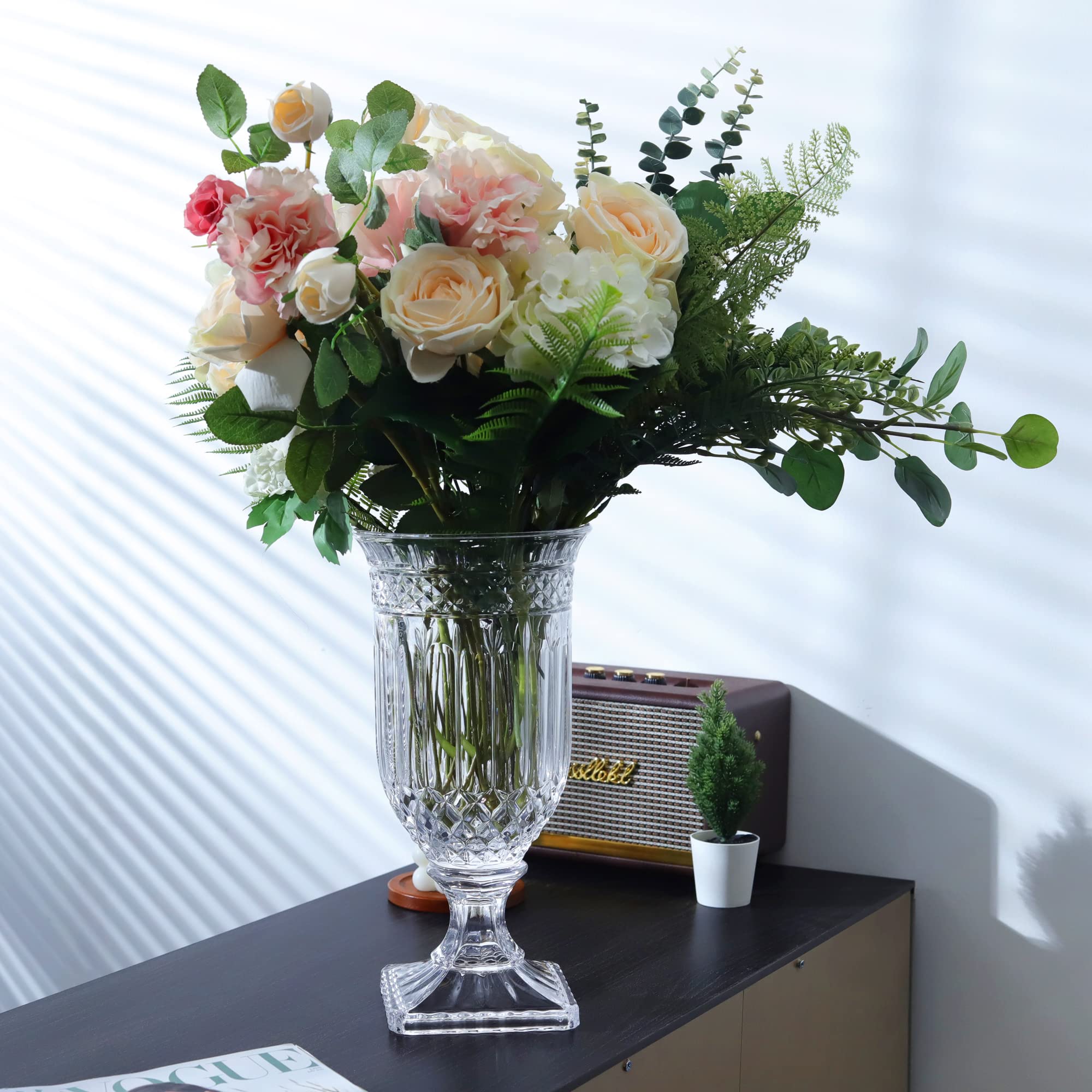 Lead-free, safe Joeyan vase suitable for home decor and gifting