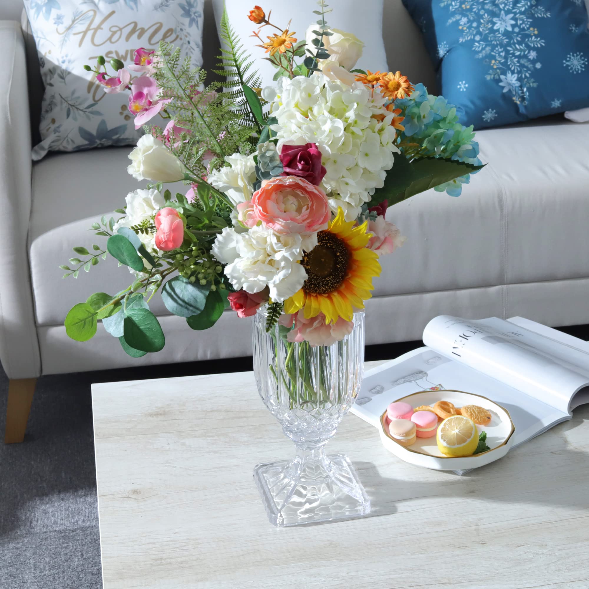 Thickened Joeyan glass urn stands sturdy for table displays
