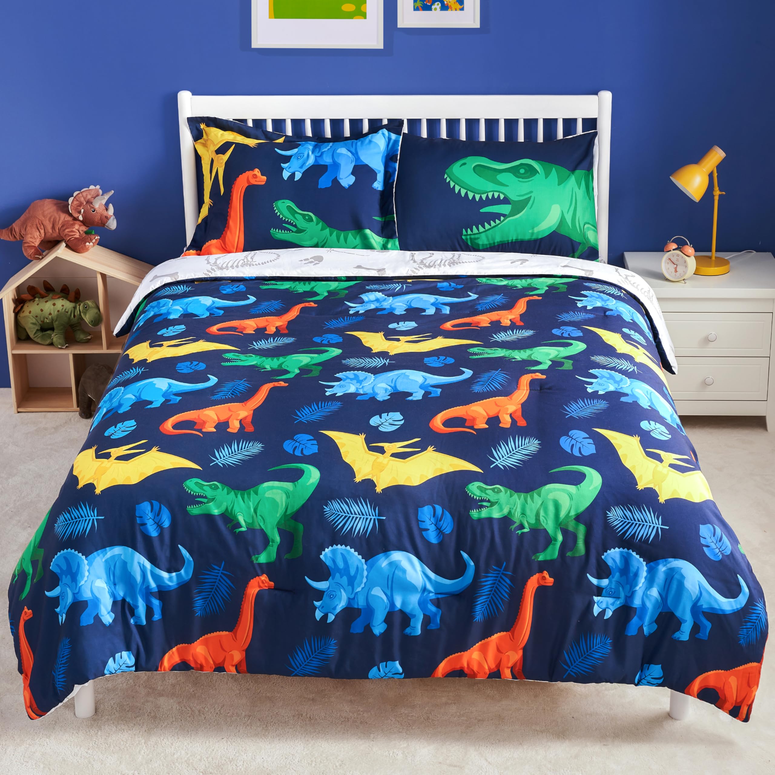 Joiedomi kid twin comforter set with dinosaur bedding for imaginative nights.
