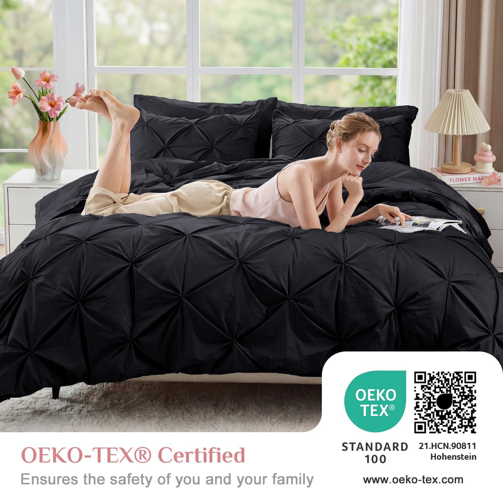 JOLLYVOGUE Black Queen comforter close-up of pinched pleat texture boosts luxury appeal.