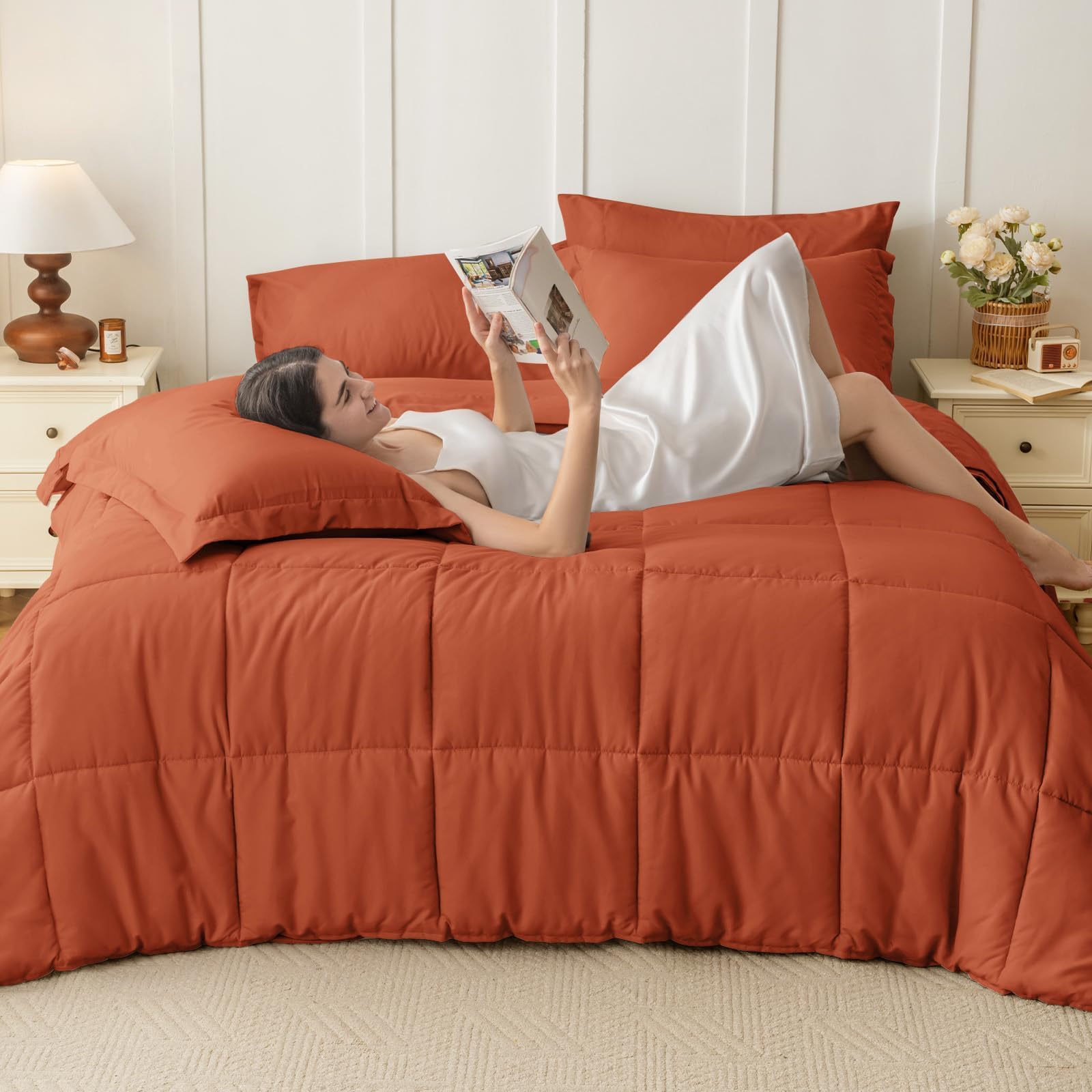 JOLLYVOGUE machine-washable and dryer-friendly bedding for easy care.