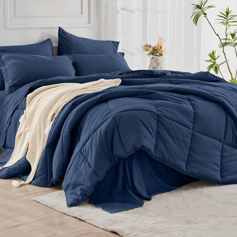 JOLLYVOGUE two pillow shams complete the coordinated look