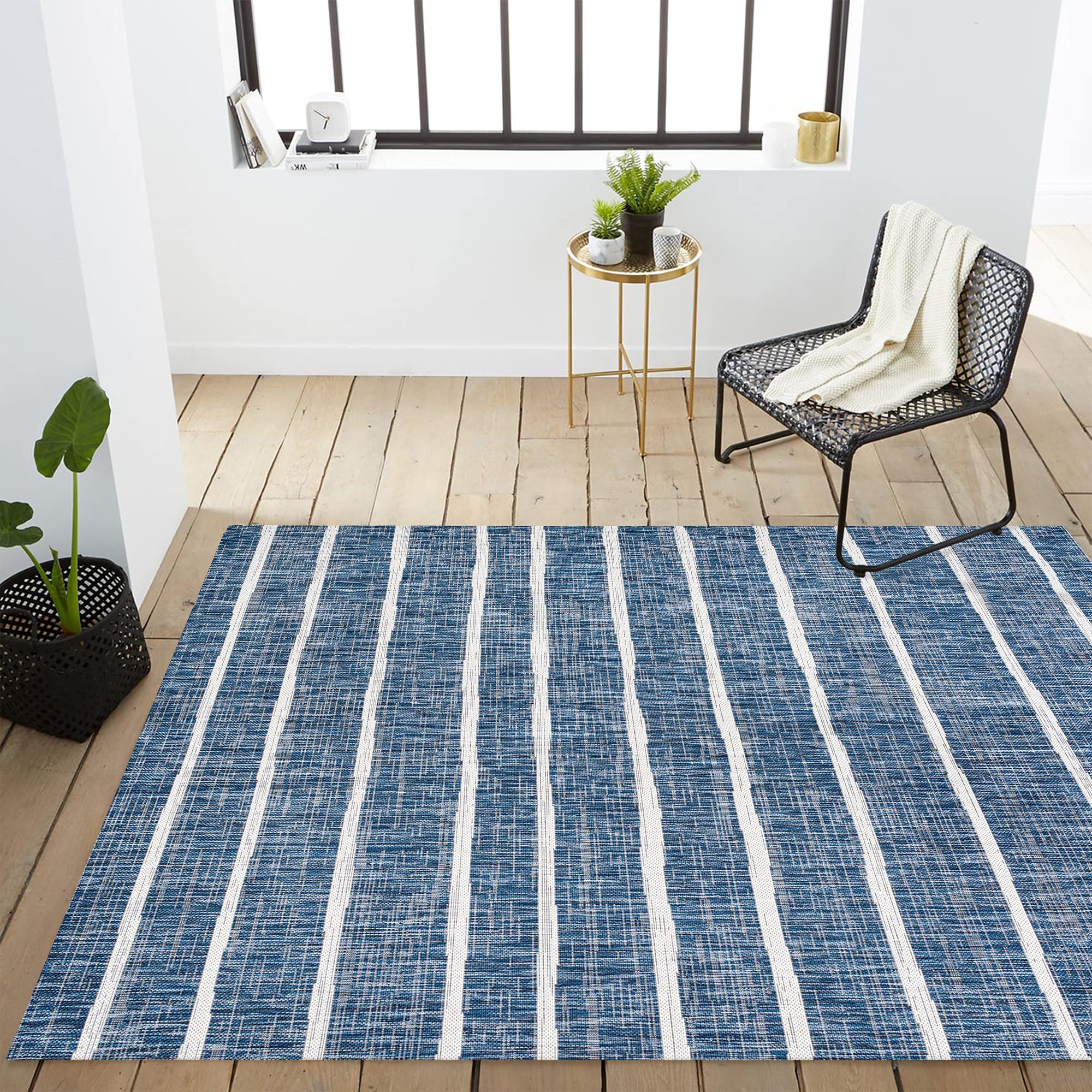 Easy care: spray, rinse, and hang to dry.