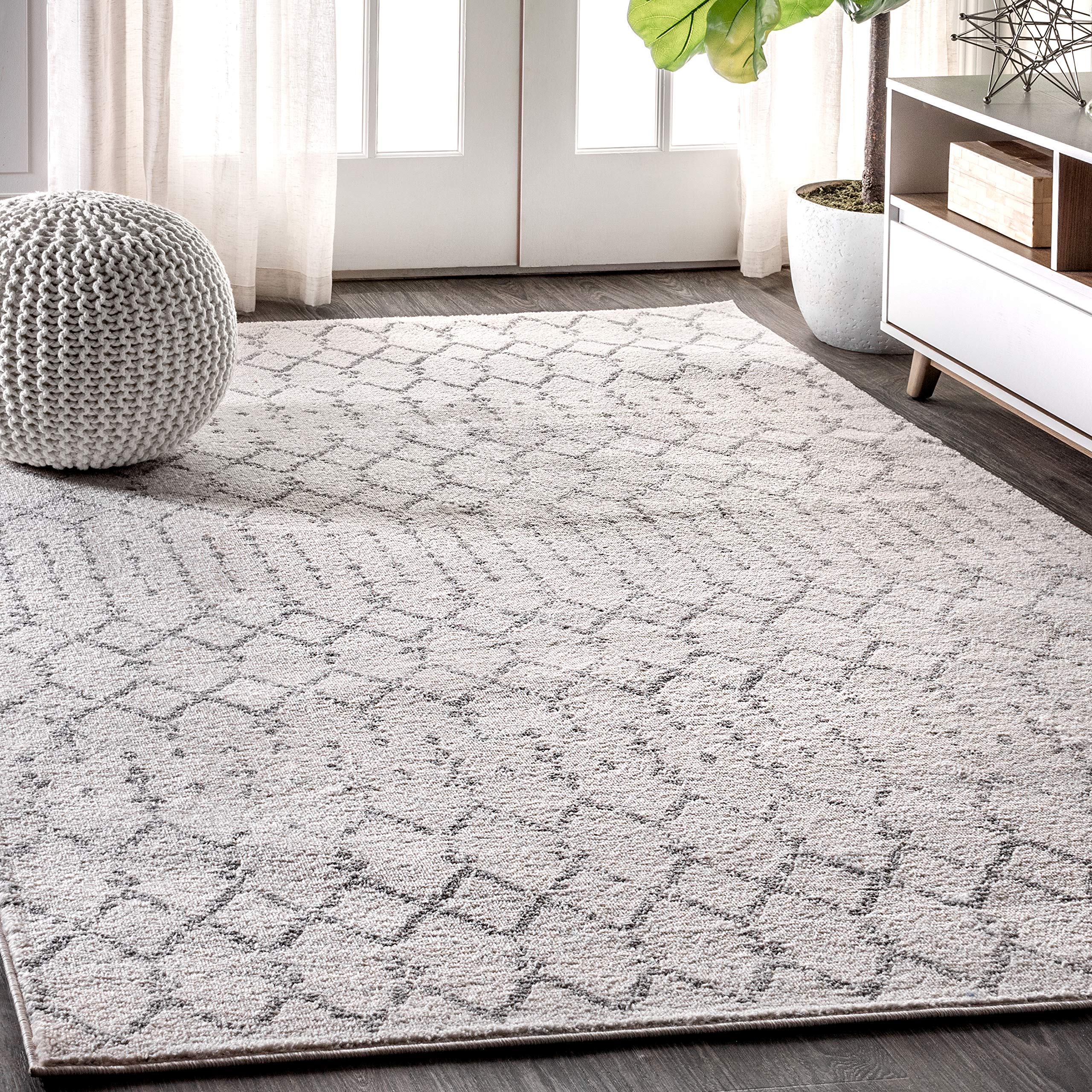 JONATHAN Y MOH101B-8 diamond pattern rug in cream and gray enhances living room decor.