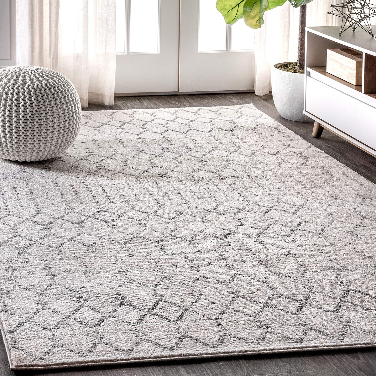 JONATHAN Y MOH101B-8 diamond pattern rug in cream and gray enhances living room decor.
